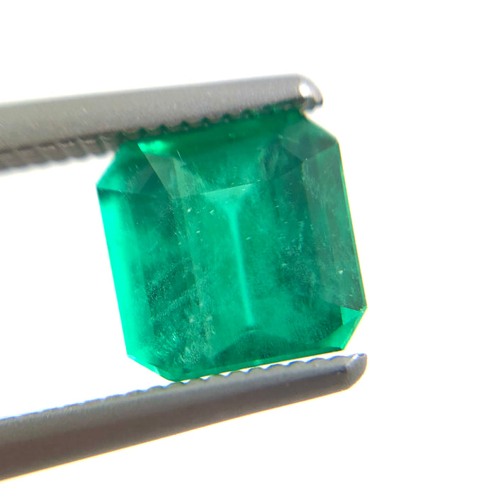 Emerald 0.97 carats Square emerald cut loose gemstone