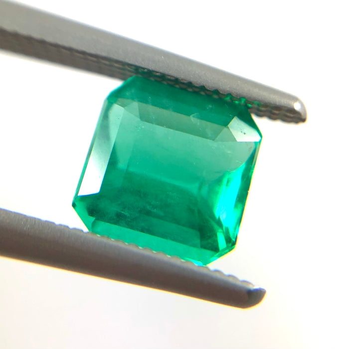 Emerald 0.97 carats Square emerald cut loose gemstone