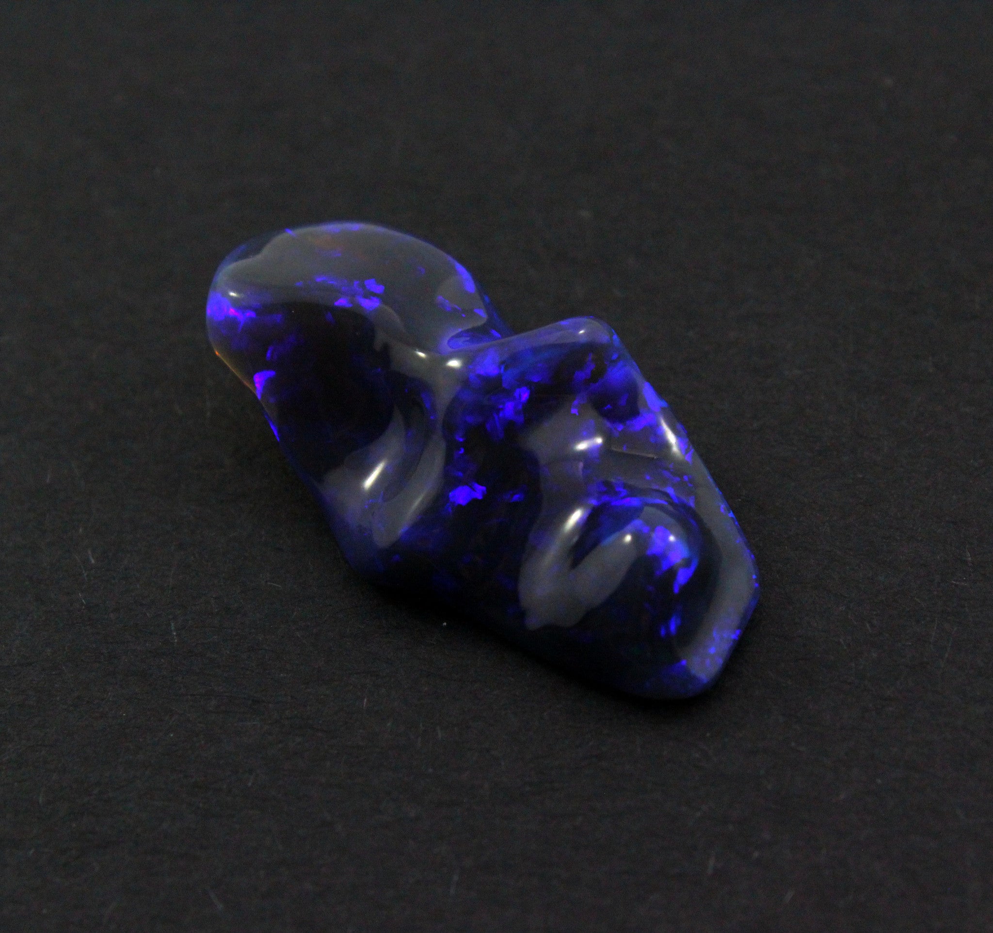 Australian jelly opal 22.94 carat loose gemstone - Solid opal freeform carving - Sarah Hughes - 6