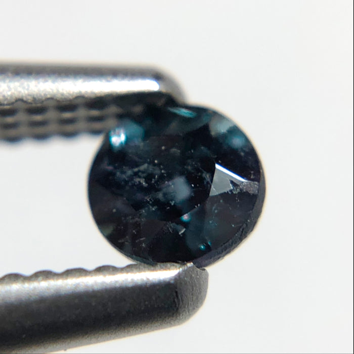 Natural colour change Alexanderite round brilliant cut 0.14 carat - Buy loose or customise