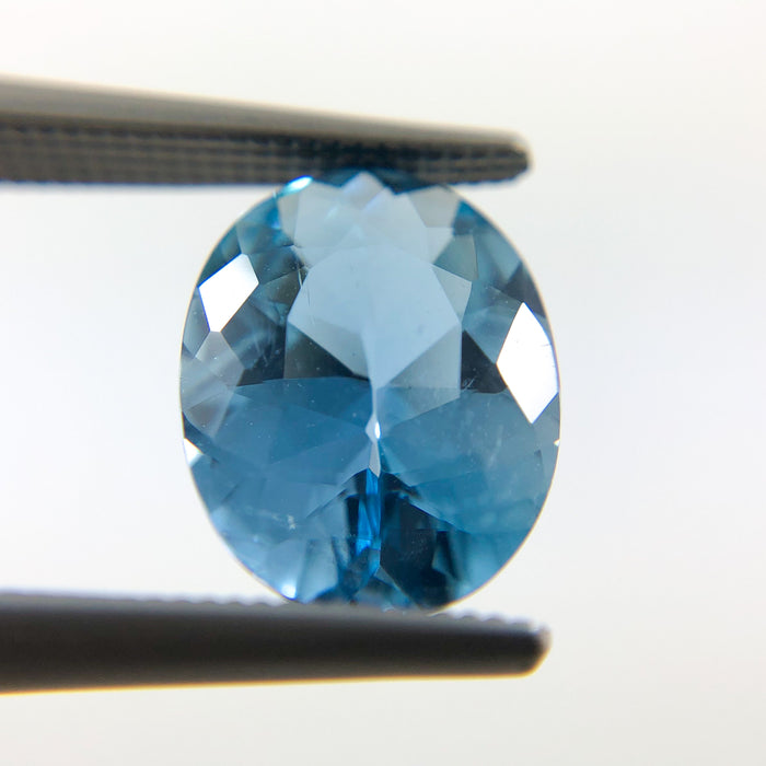 Aquamarine oval brilliant cut 2.07 carats loose gemstone - Make a custom order