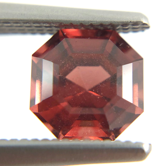 Madagascar red garnet Aascher cut 1.10 carat loose gemstone - Buy loose or customise